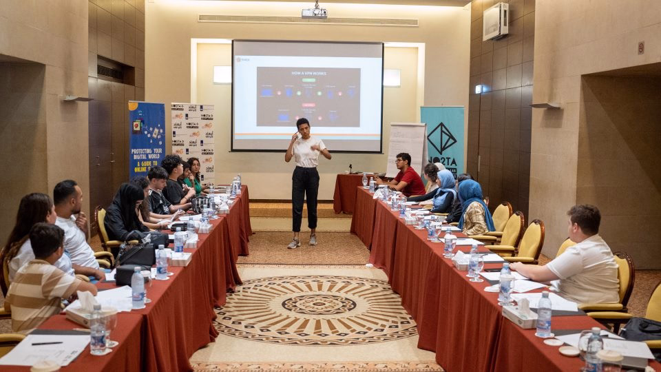  برنامج تدريب الشباب والشابات
