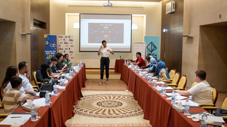  برنامج تدريب الشباب والشابات